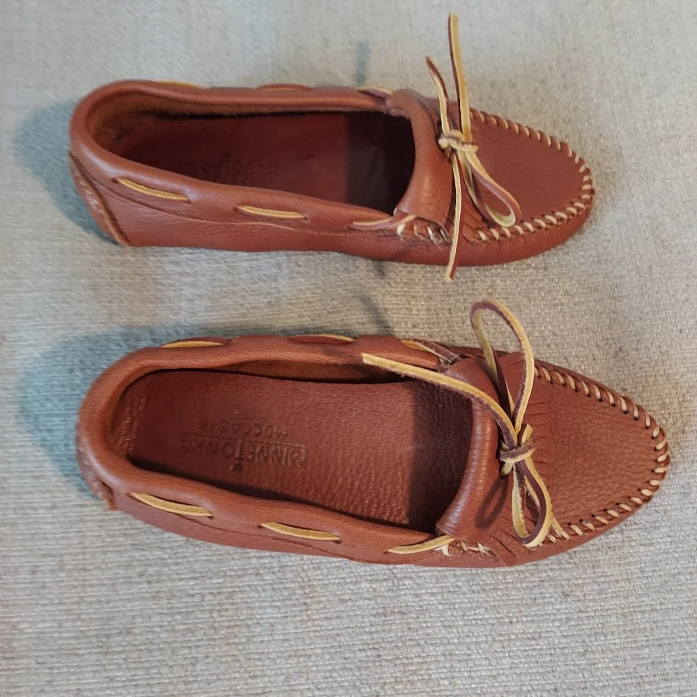 Minnetonka Moccasin Women's Soft Leather Loafers Sz-6 - Picture 3 of 5